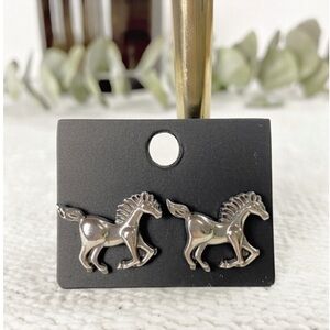 NEW Western Galloping Horse stud Earrings Antique Silver color Boutique